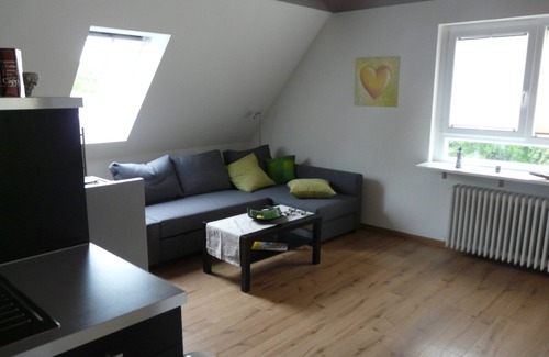 Todendorf Apartment | Apartment "Schwalbennest" in the house at the pond in Todendorf on Fehmarn, dog-friendly
