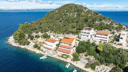 Zaklopatica Apartment | Apartments by the sea Zaklopatica, Lastovo - 12452