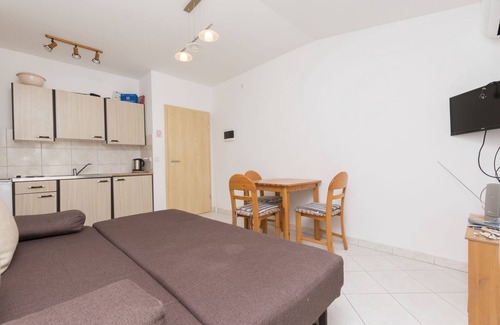 Ruskamen Apartment | Apartments Katarina (54571-A2) - Lokva Rogoznica