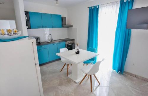 Sutivan Apartment | Apartments Lenka - One Bedroom Apartment with Balcony and garden View A1