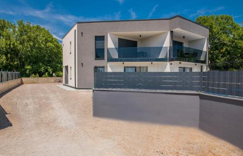 Pinezici Apartment | Apartments Villa "Aurea" with pool