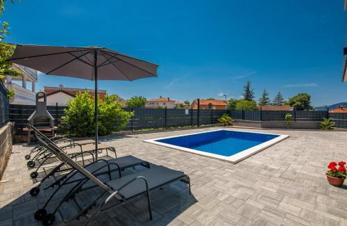 Pinezici Apartment | Apartments Villa "Aurea" with pool
