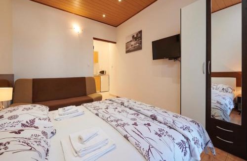 Kastel Stafilic Apartment | Apartments Vujina