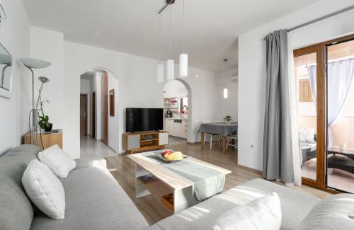 Mugeba Apartment | Apartments with parking space Mugeba, Porec - 24244