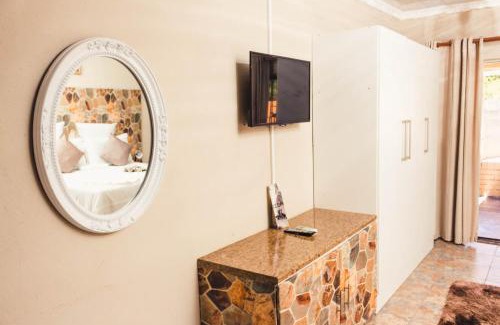 Maun House | APICAL GUESTHOUSE