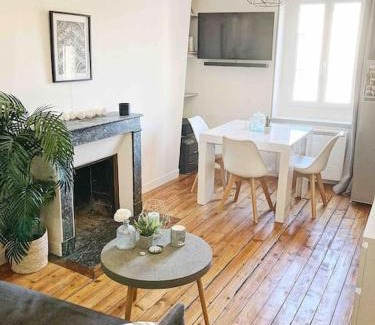 Poissy Apartment | Appart/Loft hyper centre POISSY, RER : 2min à pied