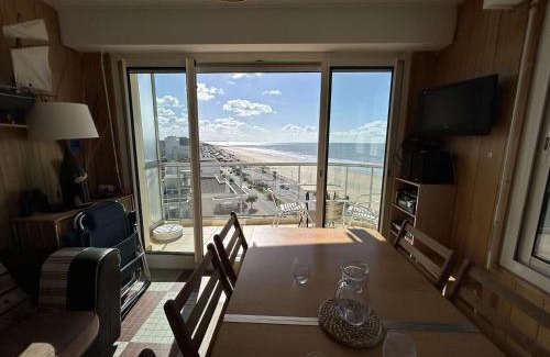 Saint-Jean-de-Monts Apartment | Appartement 3 pièces cabine avec balcon, 6 couchages à Saint-Jean-de-Monts - FR-1-224C-330