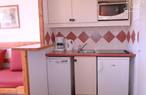 Bergers Apartment | Appartement cosy 4 pers avec balcon Sud/Est, à 100m des pistes et commerces - Alpe d'Huez - FR-1-405-84