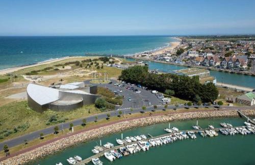 Courseulles-sur-Mer Apartment | Appartement refait à neuf, 4 pers à Courseulles