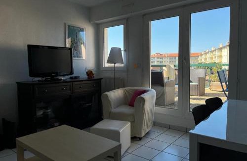 Anglet Apartment | Appartement T2 cosy bord de plage à Anglet, terrasse, 2 étoiles - FR-1-239-884