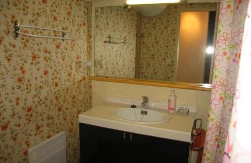 Enchastrayes Apartment | Appartement T3 avec Balcon, 6 Couchages, Parking - FR-1-804-16
