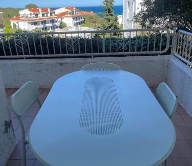 Llanca Apartment | Appartement vue mer 5 minutes à pied de la plage - Draps et serviettes non fournis