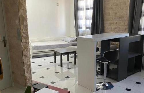 Saint-Lazare Apartment | Appartements Lumineux