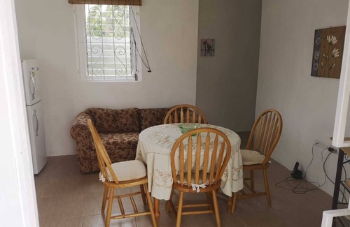 Rockley Apartment | Apt 4a. Large cosy one bedroom apartment within walking distance to Accra beach.
