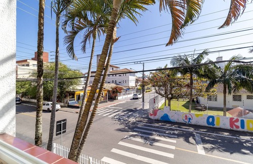 Canasvieiras Apartment | Apt 6 min From the sea in Canasvieiras-sc Rba201