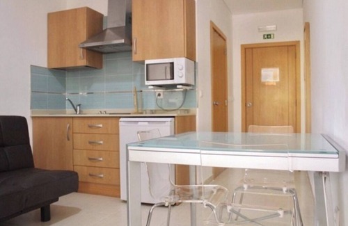Vila Real Santo Antonio Apartment | Apt in a 3* Hotel! Pool, Garden & Private Park! 5minutes to Monte Gordo Beach!