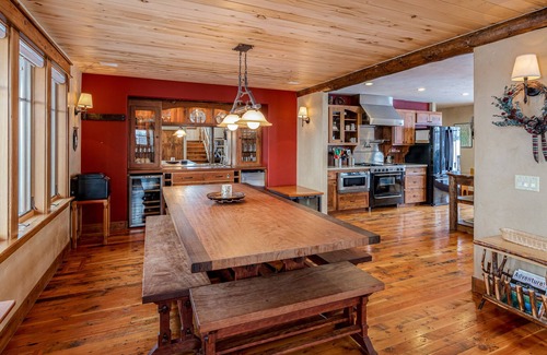 Alta House | Architectural Stunner w/ Mountain & Sound Views & Free WiFi- Snowbird-Friendly