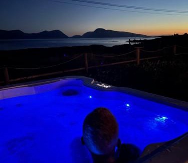 Vannareid House | Aurora sea view cabin with wifi,sauna, jaccuzi