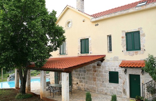 Sestanovac House | Authentic Dalmatian Hillside Escape with Pool, Sauna & BBQ - Seven Bedroom Holiday Home