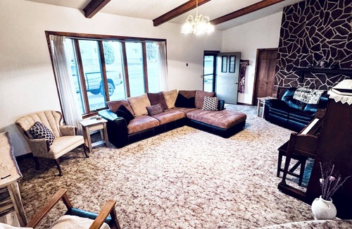 Spearfish House | Authentic Spearfish Home 1 Block from Black Hills State- Sleeps 8