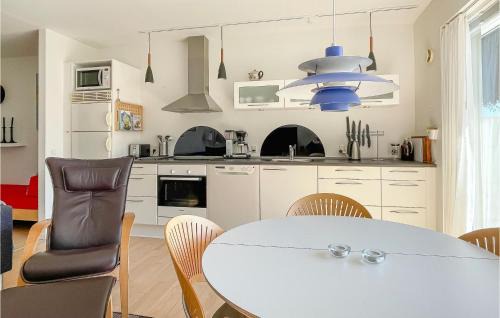 Sandkaas Apartment | Awesome Apartment In Allinge
