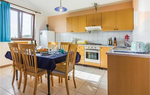 Vinkuran Apartment | Awesome Apartment In Vinkuran With Wifi