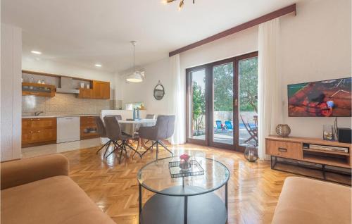 Susica House | Awesome Home In Betina