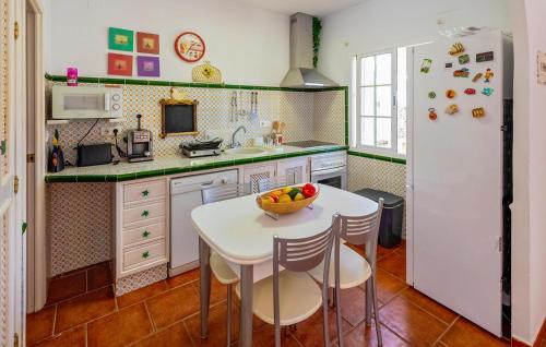 Islantilla House | Awesome Home In Islantilla - Lepe