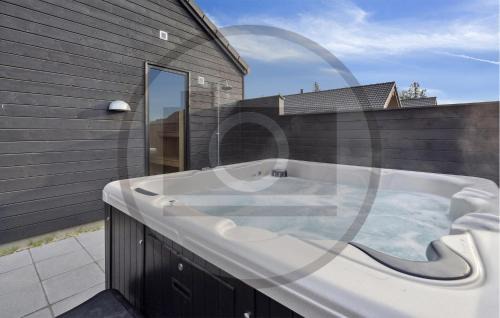 Houstrup House | Awesome Home In Nørre Nebel With Sauna