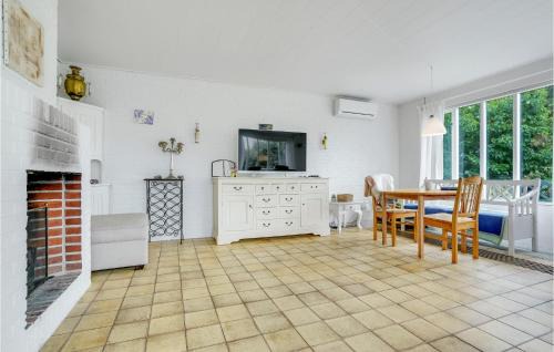 Rodby House | Awesome Home In Rødby With Kitchen