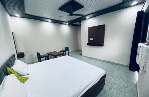 Faizabad House | Ayodhya Dham Hotel By GRB