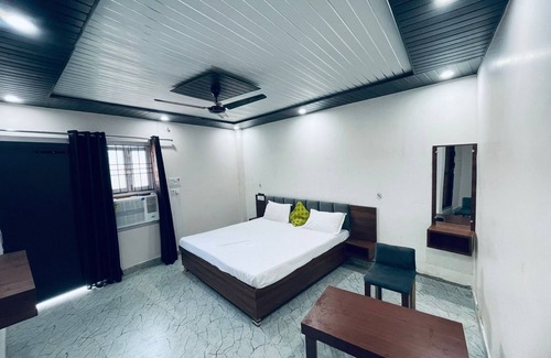 Faizabad House | Ayodhya Dham Hotel By GRB
