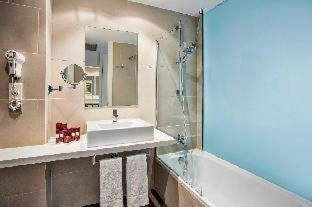 Paterna Hotel | AZZ Valencia Táctica Hotel