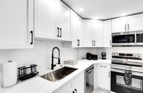Galt Mile Hotel | B.E.A.C.H Resort-Views-Fully modern renovated condo-On the BEACH-No resort fee