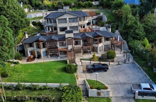 San Carlos de Bariloche Apartment | Bahia Paraiso Apart & Suites
