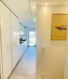 Gassin Apartment | Bain De Soleil refait à neuf, bord de plage et piscine, proche de Saint Tropez