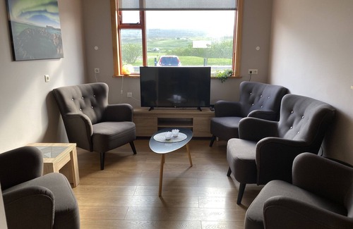 Varmahlid House | Bakkaflöt Guesthouse