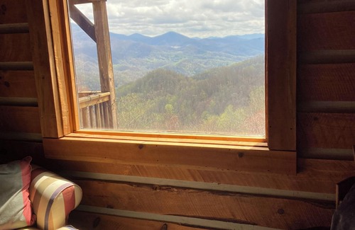 Sylva Cabin | Balsam Mountain Cabin with waterfalls and a great year round view