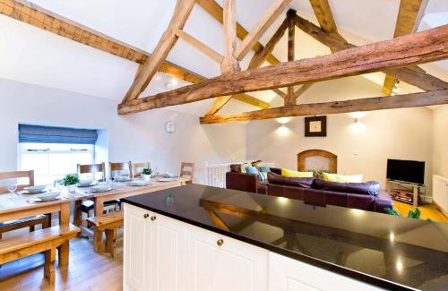Hurdlow House | Bat's Belfry