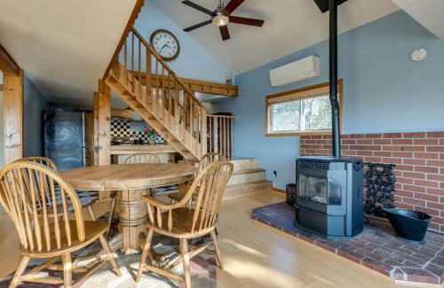 Waldport House | Bay and Horizon Views! Dog Friendly! Crabbing and Fishing Close By!