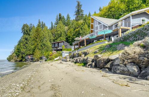 Poulsbo House | Bayfront Home with Private Beach in Poulsbo!
