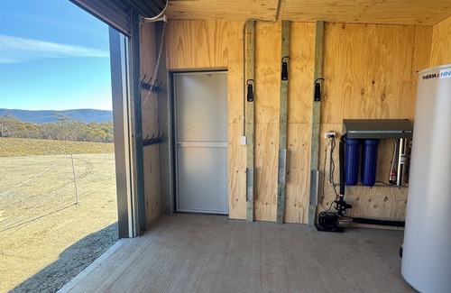 Moonbah House | Be captivated by the incredible beauty of the Snowies inThe Cozy Den,