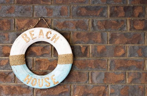 Wurtulla House | Beach escape! Pet friendly