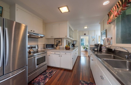 Waimanalo Beach House | Beach Front Waimanalo-Licensed #1990/NUC-1689 - White Sand Beach!