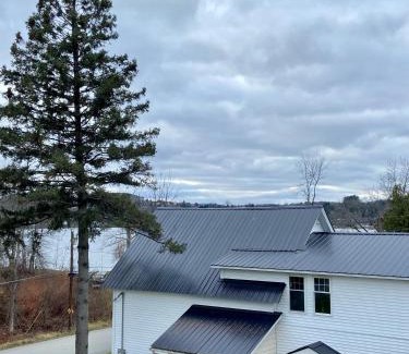 Newport Apartment | Beach House - The Three Fish