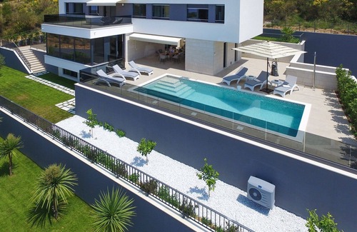 Omis Villa | Beach villa with view in Omis Croatia, Holiday Villa in Croatia on t he Beach with pool