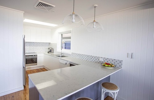 North Avoca House | Beachfront Bungalow - North Avoca