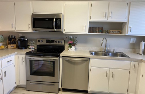 New Smyrna Beach Condo | Beachfront condo*Spectacular views & amenities! *Walk to Flagler!*Updated Unit