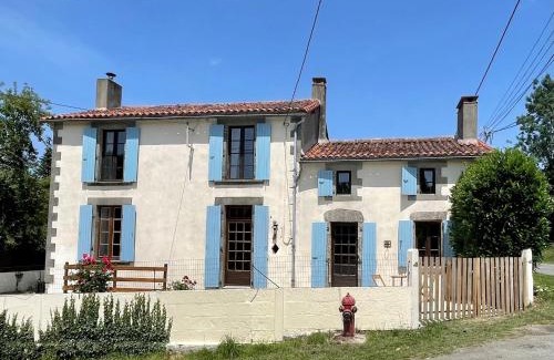 La Chapelle-Saint-Etienne House | Beautiful Cottage with private plunge pool/Hot Tub - 40 mins from Puy du Fou