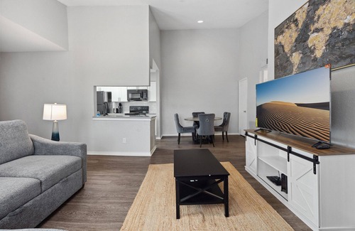 Coronado Hills Apartment | Beautiful 2BD/2BA in University Hills 3863